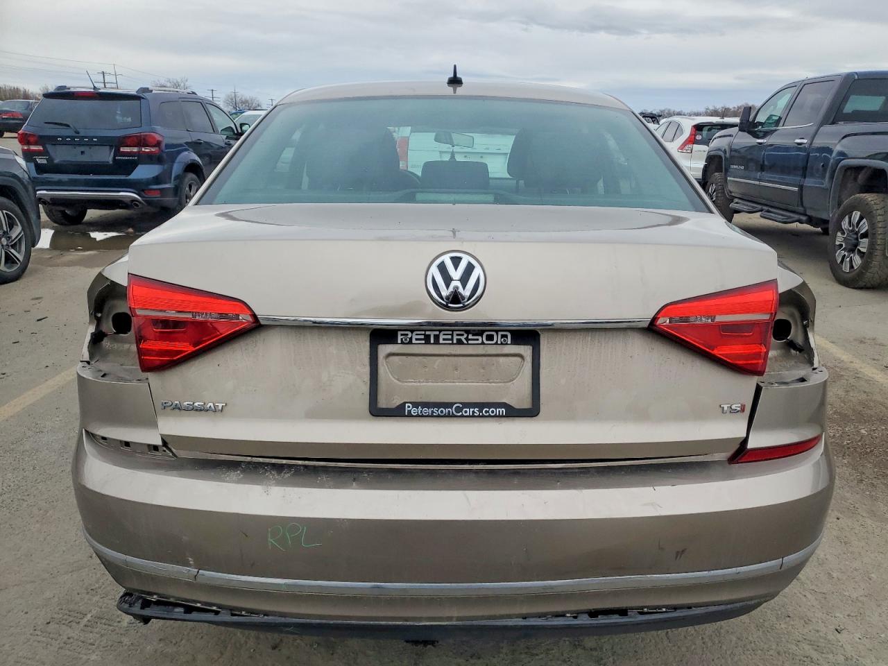 2016 VOLKSWAGEN PASSAT