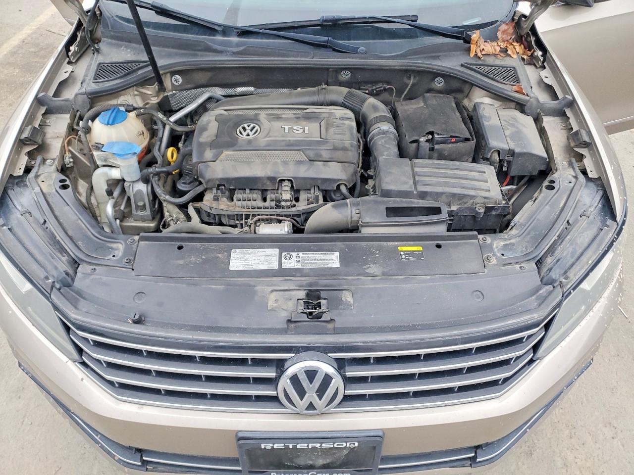 2016 VOLKSWAGEN PASSAT