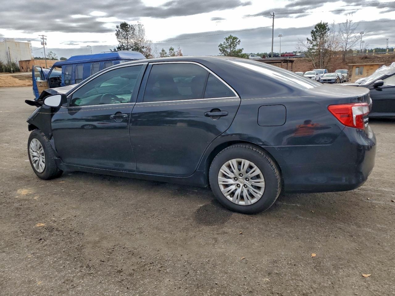 2013 TOYOTA CAMRY