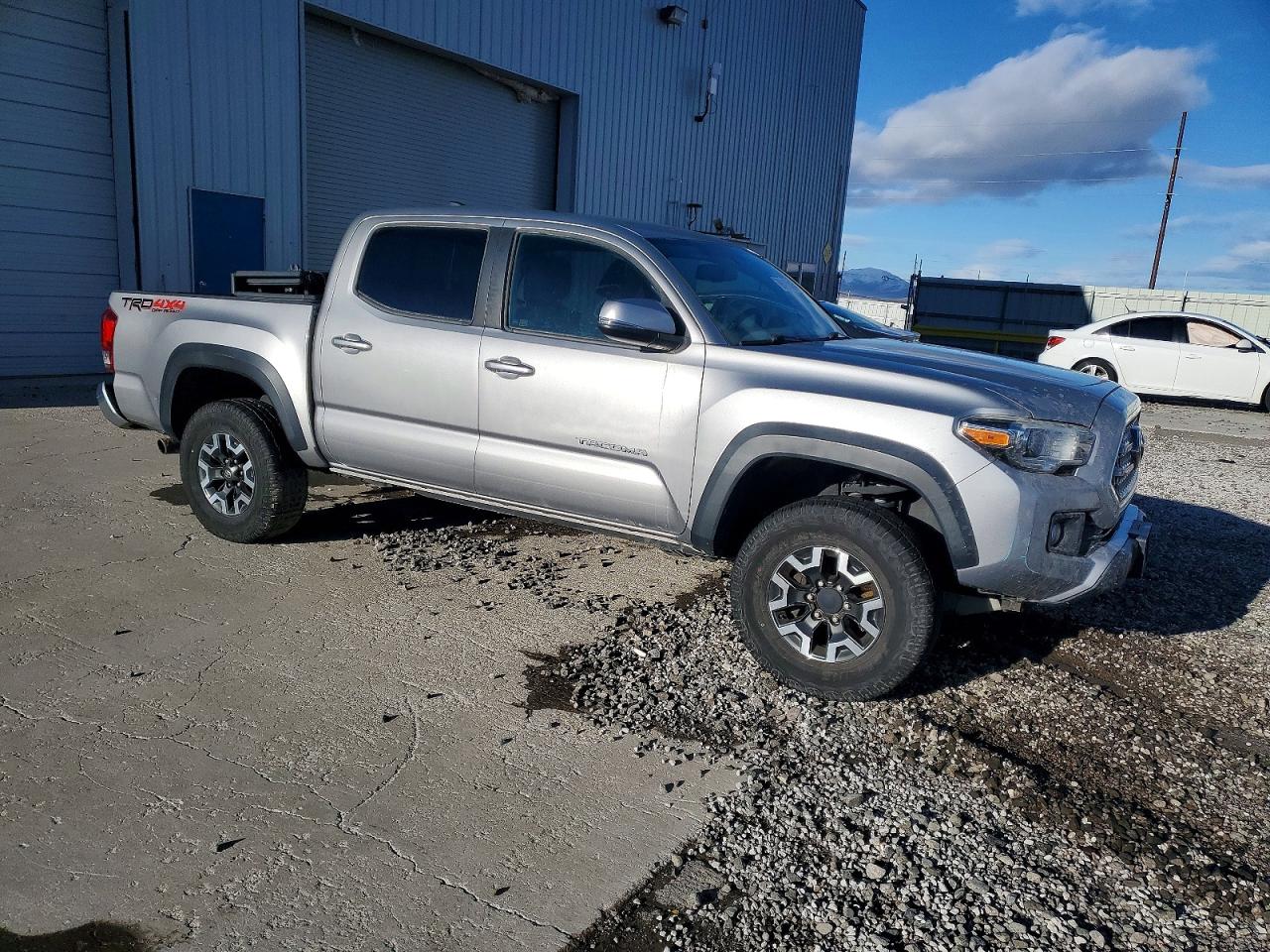 2017 TOYOTA TACOMA