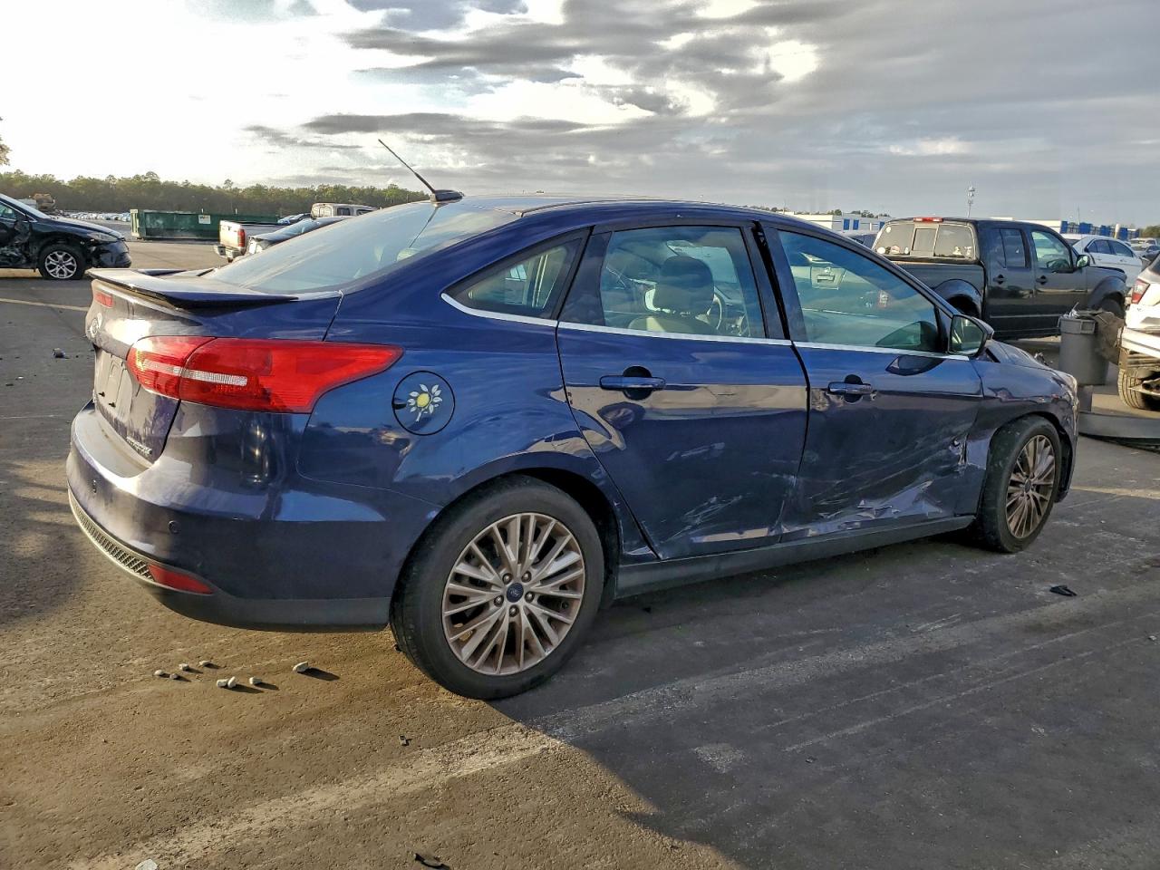 2017 FORD FOCUS