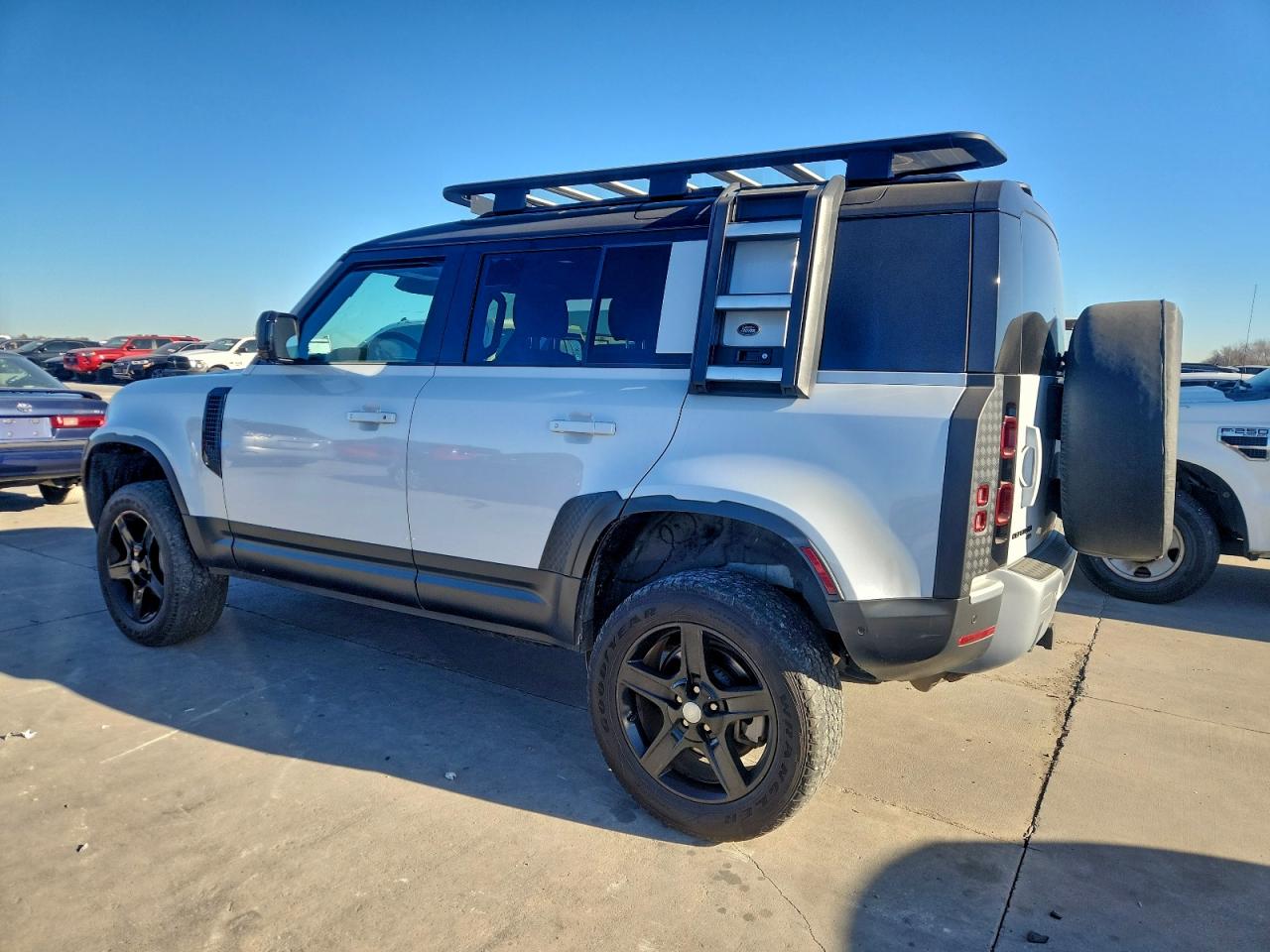2022 LAND ROVER DEFENDER