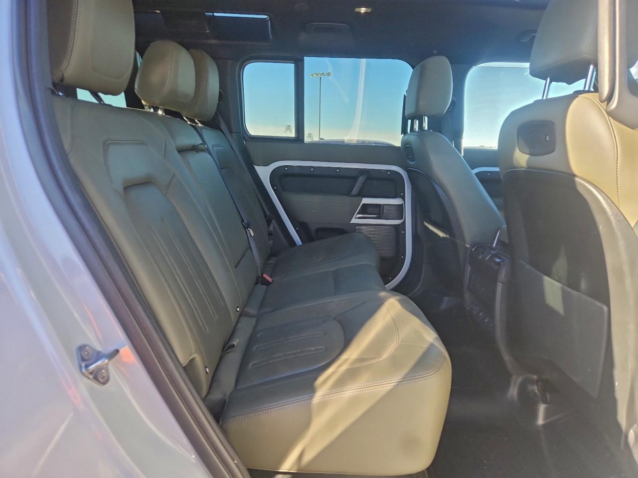 2022 LAND ROVER DEFENDER