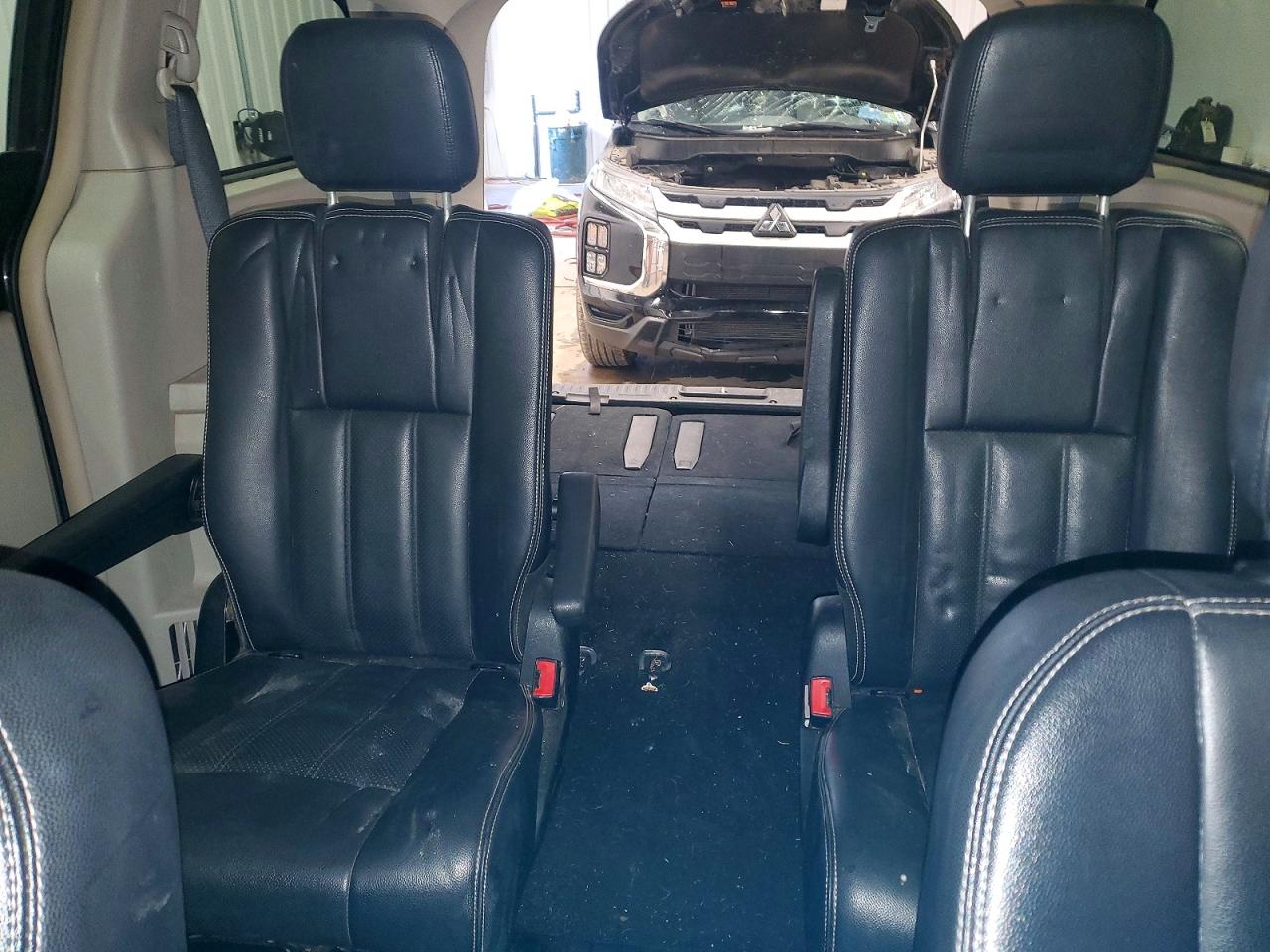 2012 CHRYSLER MINIVAN