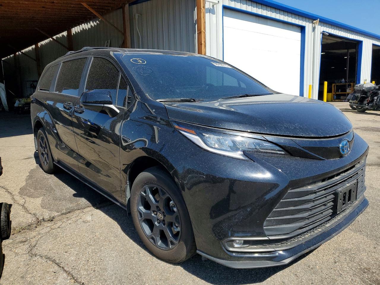 2025 TOYOTA SIENNA