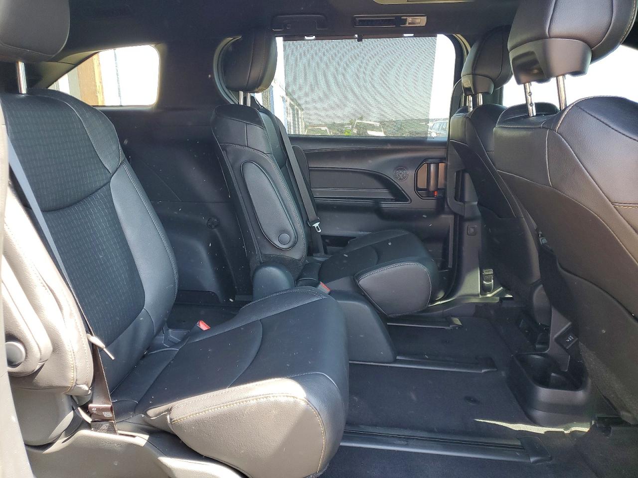 2025 TOYOTA SIENNA