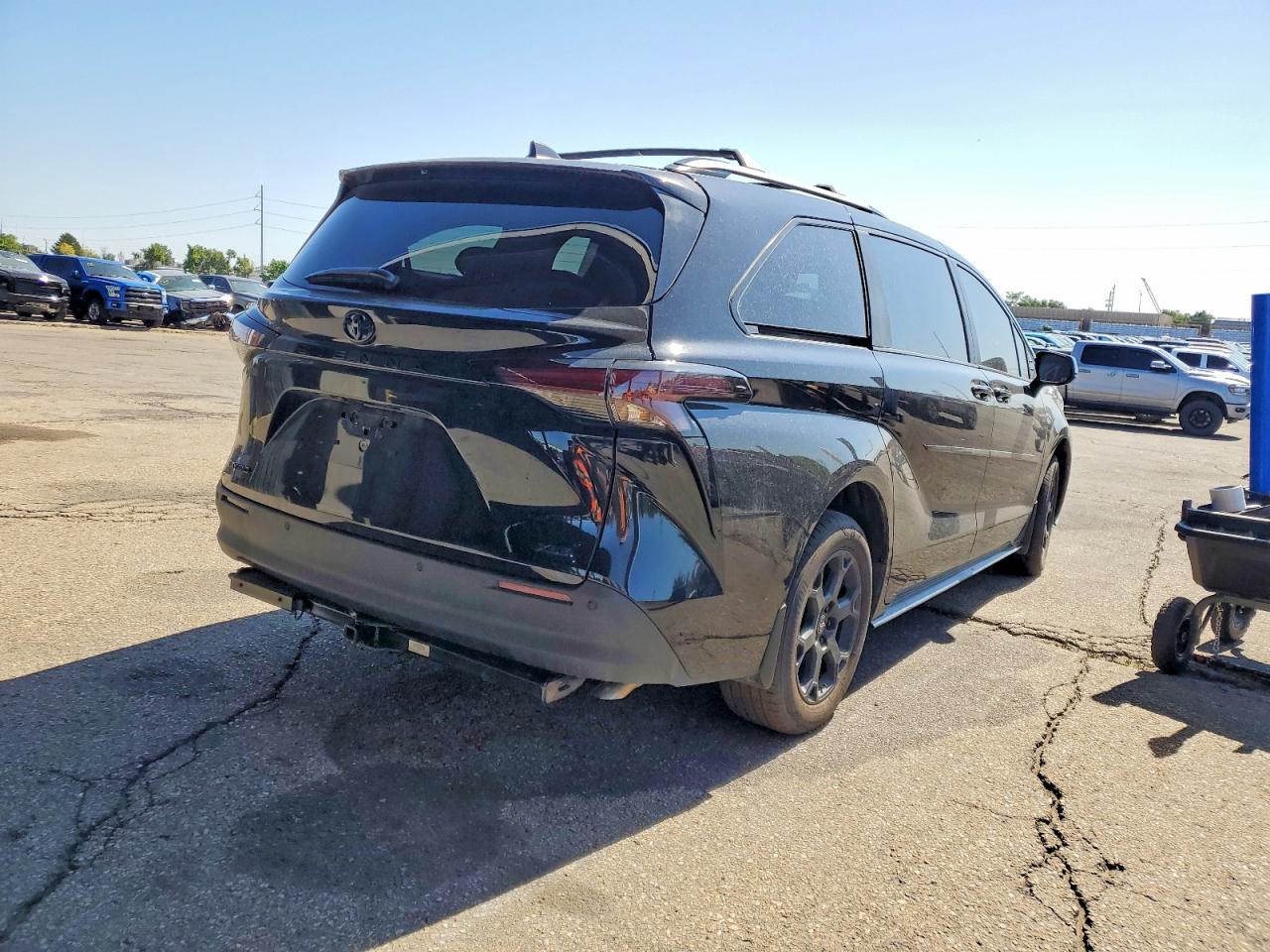 2025 TOYOTA SIENNA