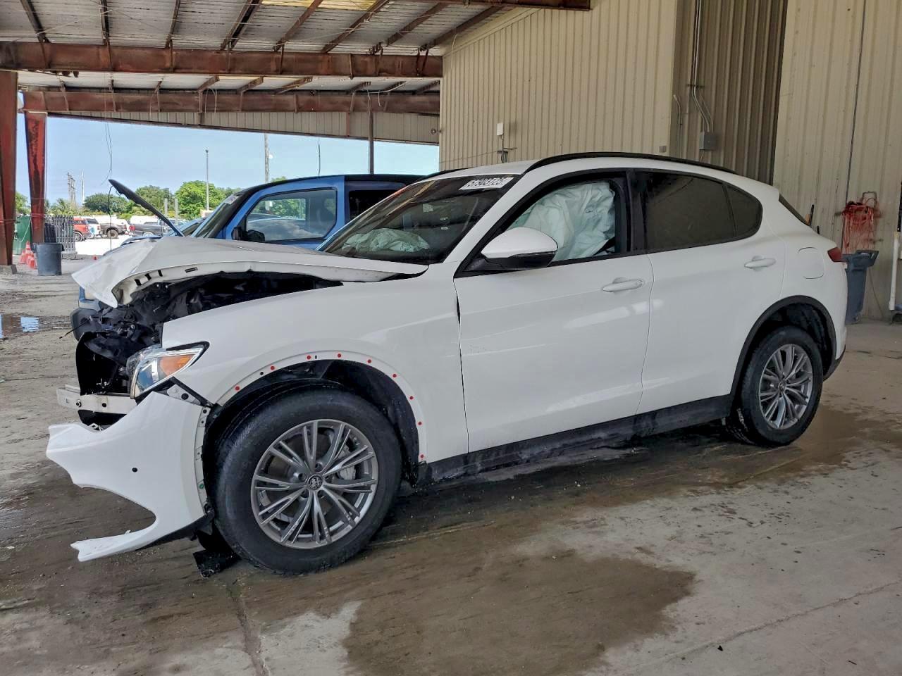 2022 ALFA ROMEO STELVIO