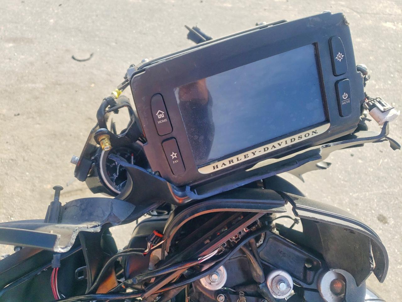 2018 HARLEY-DAVIDSON FL