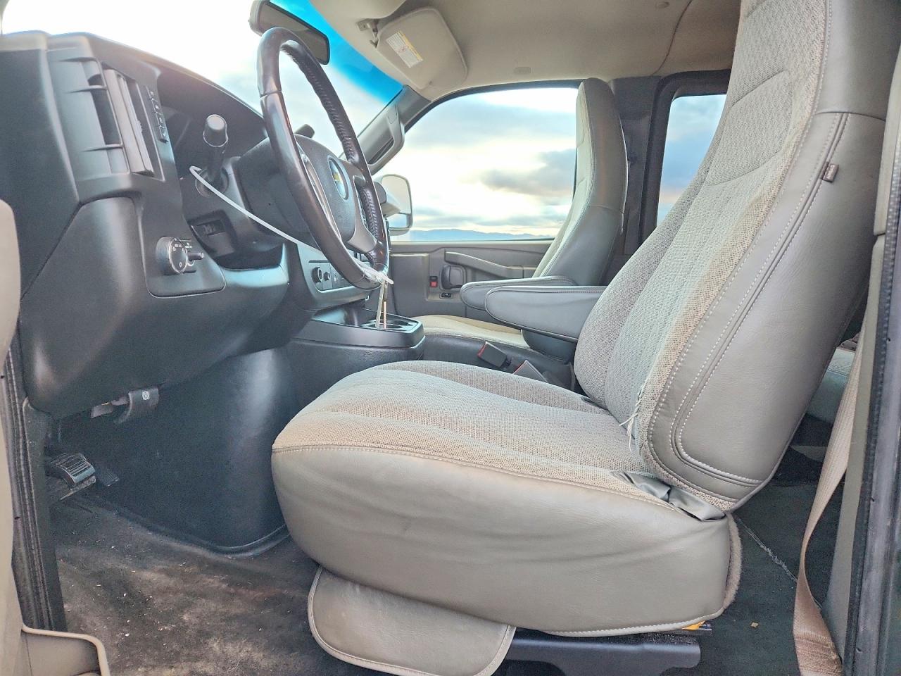2017 CHEVROLET EXPRESS