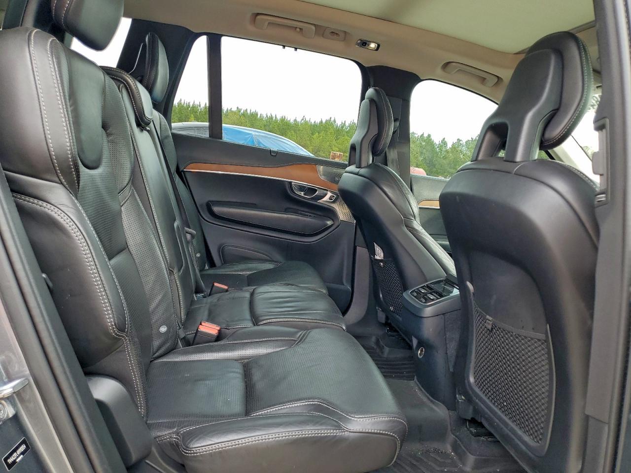 2017 VOLVO XC90