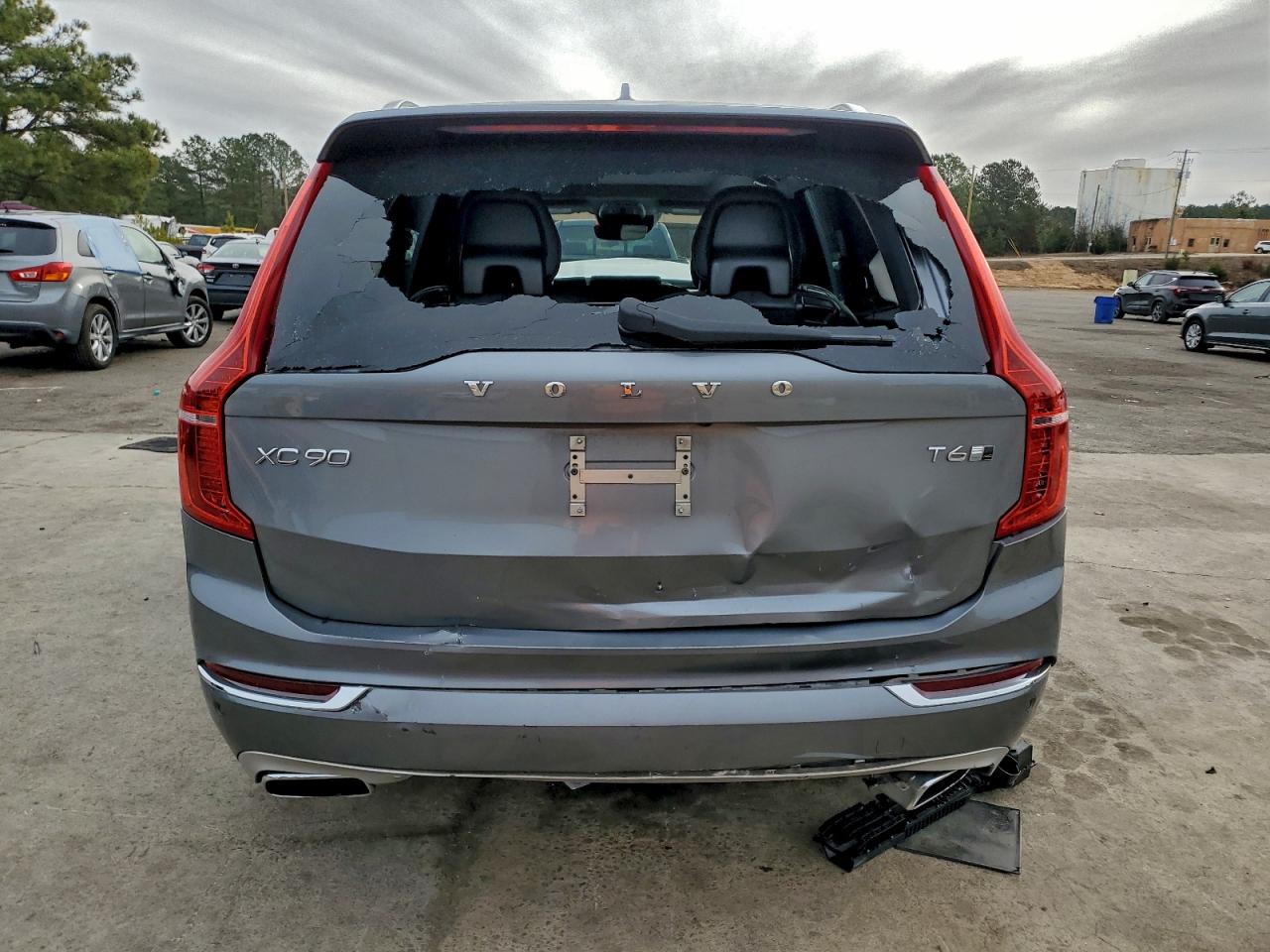 2017 VOLVO XC90