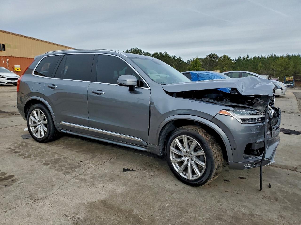 2017 VOLVO XC90