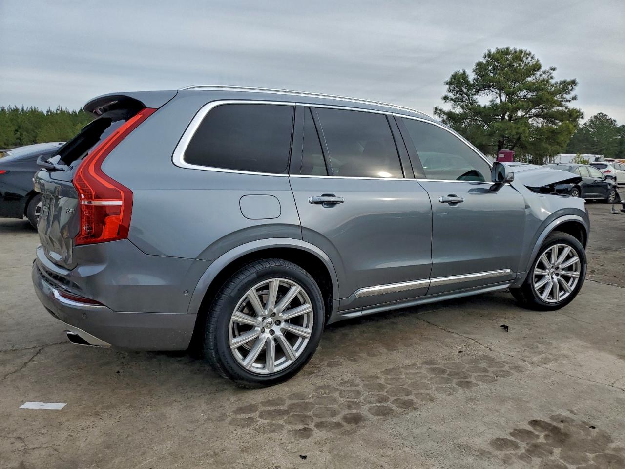 2017 VOLVO XC90
