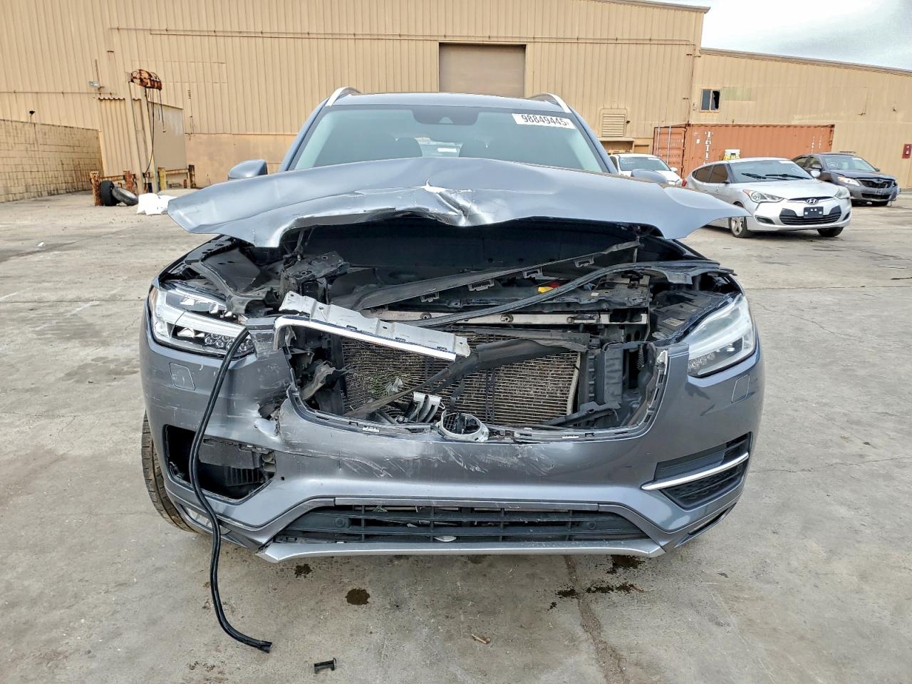 2017 VOLVO XC90