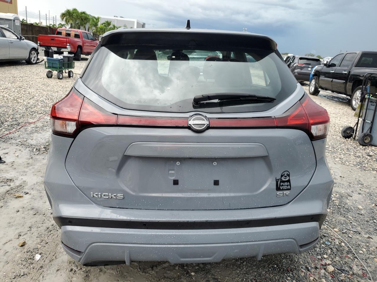 2023 NISSAN KICKS