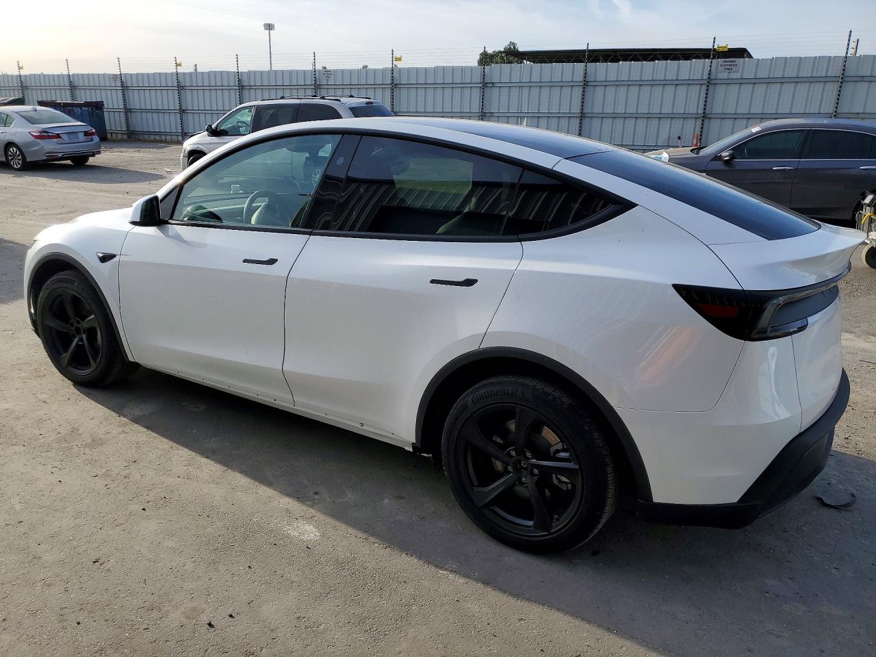 2026 TESLA MODEL Y