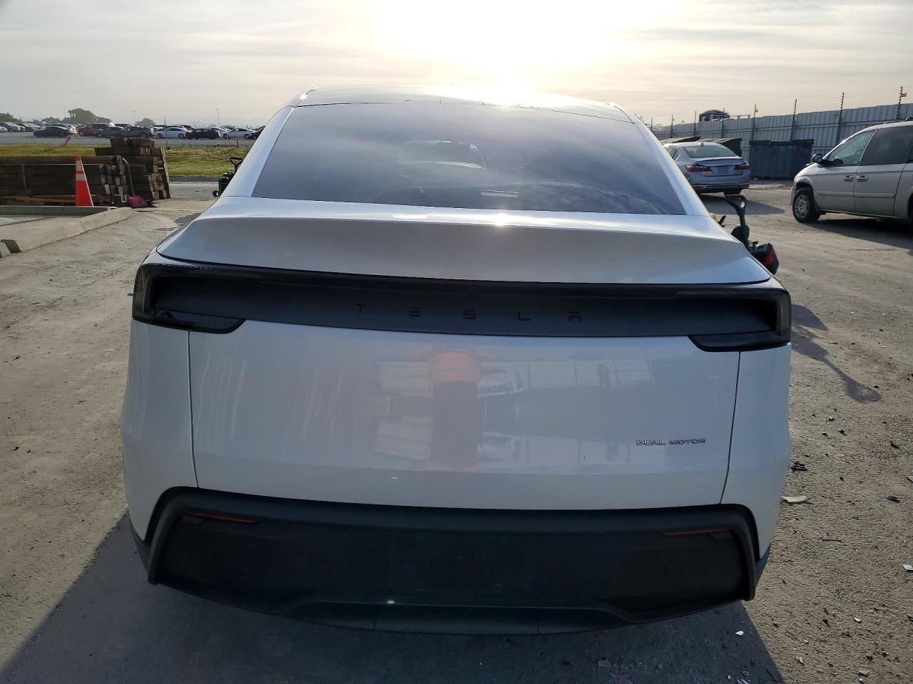 2026 TESLA MODEL Y