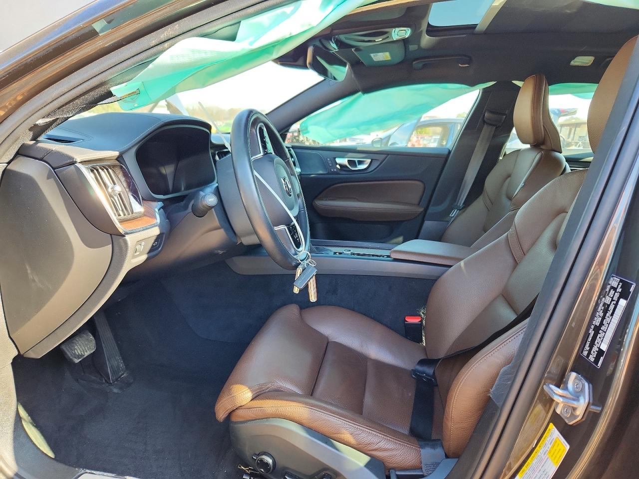 2021 VOLVO S60