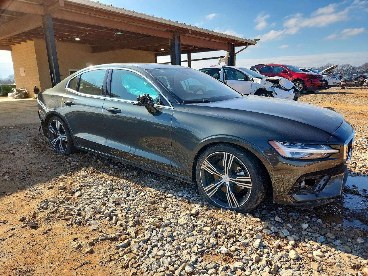 2021 VOLVO S60