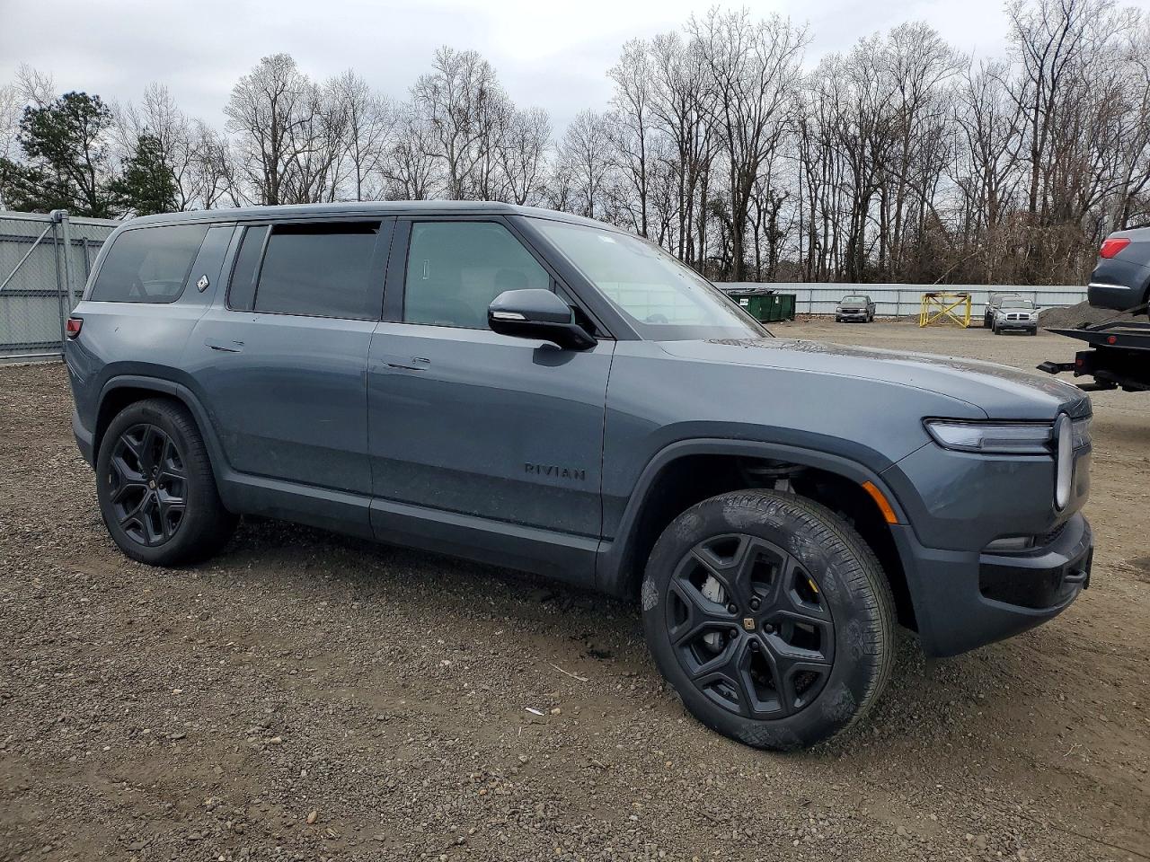 2025 RIVIAN RIS
