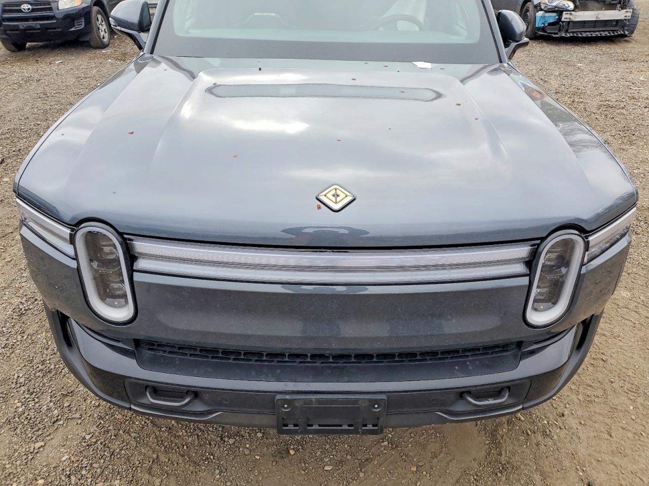 2025 RIVIAN RIS