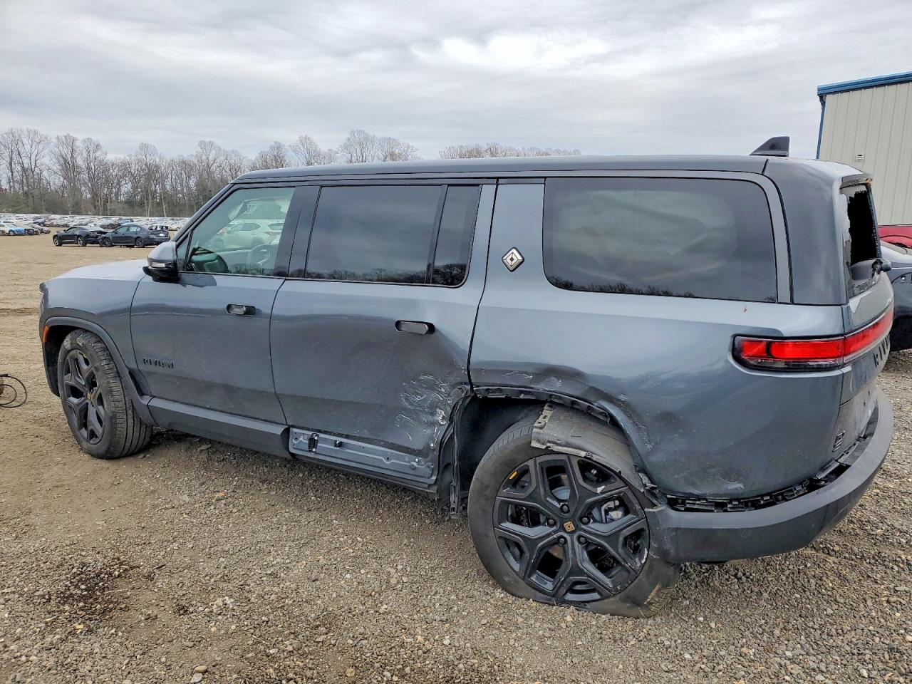 2025 RIVIAN RIS