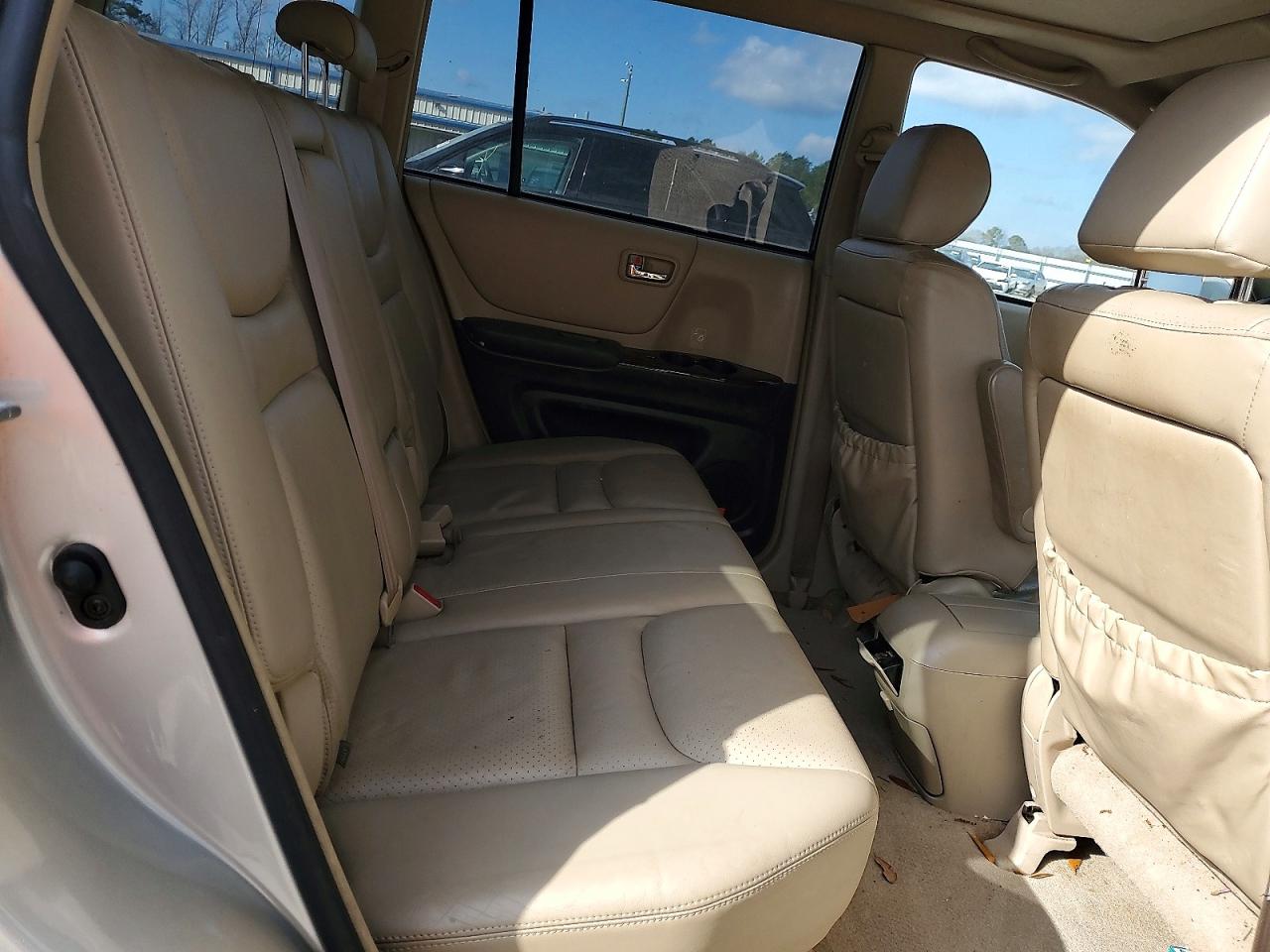 2002 TOYOTA HIGHLANDER