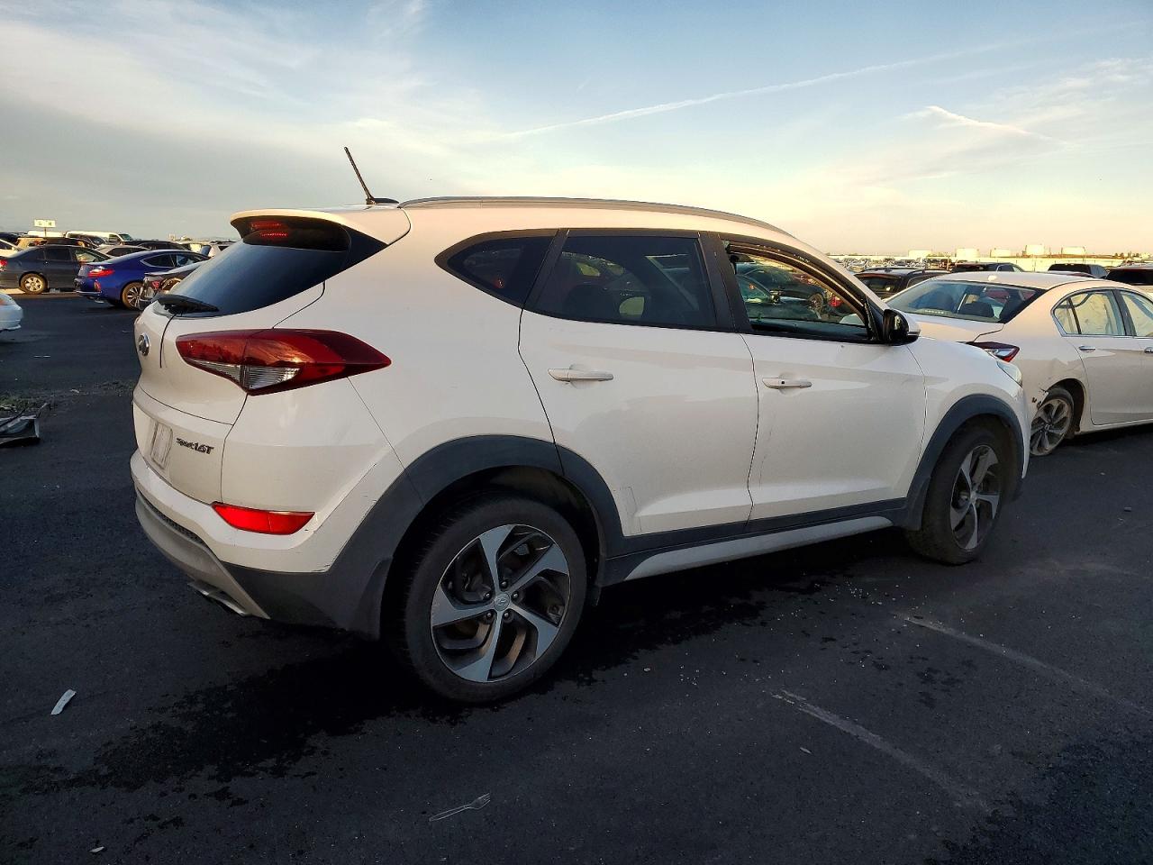 2017 HYUNDAI TUCSON