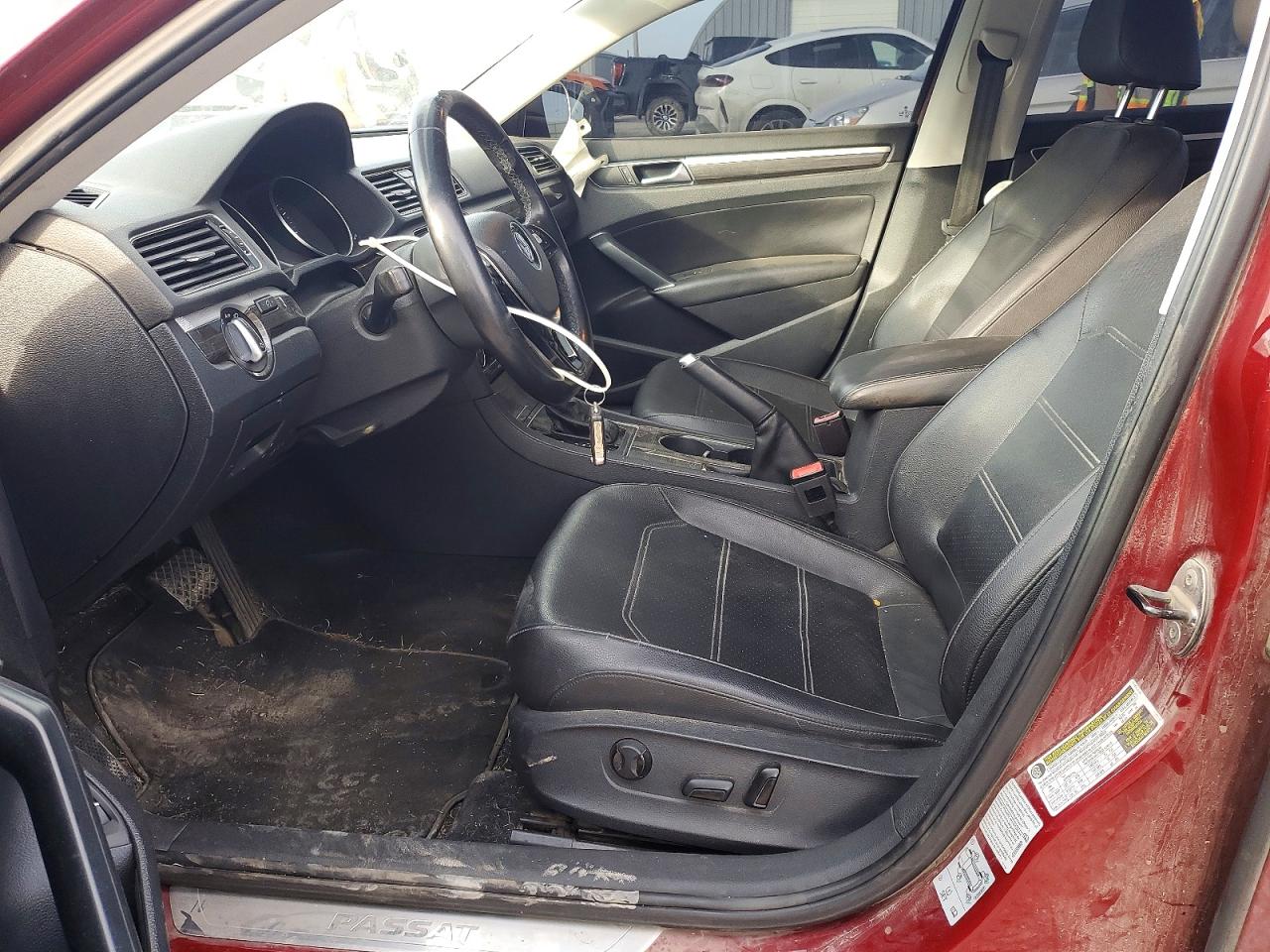 2017 VOLKSWAGEN PASSAT