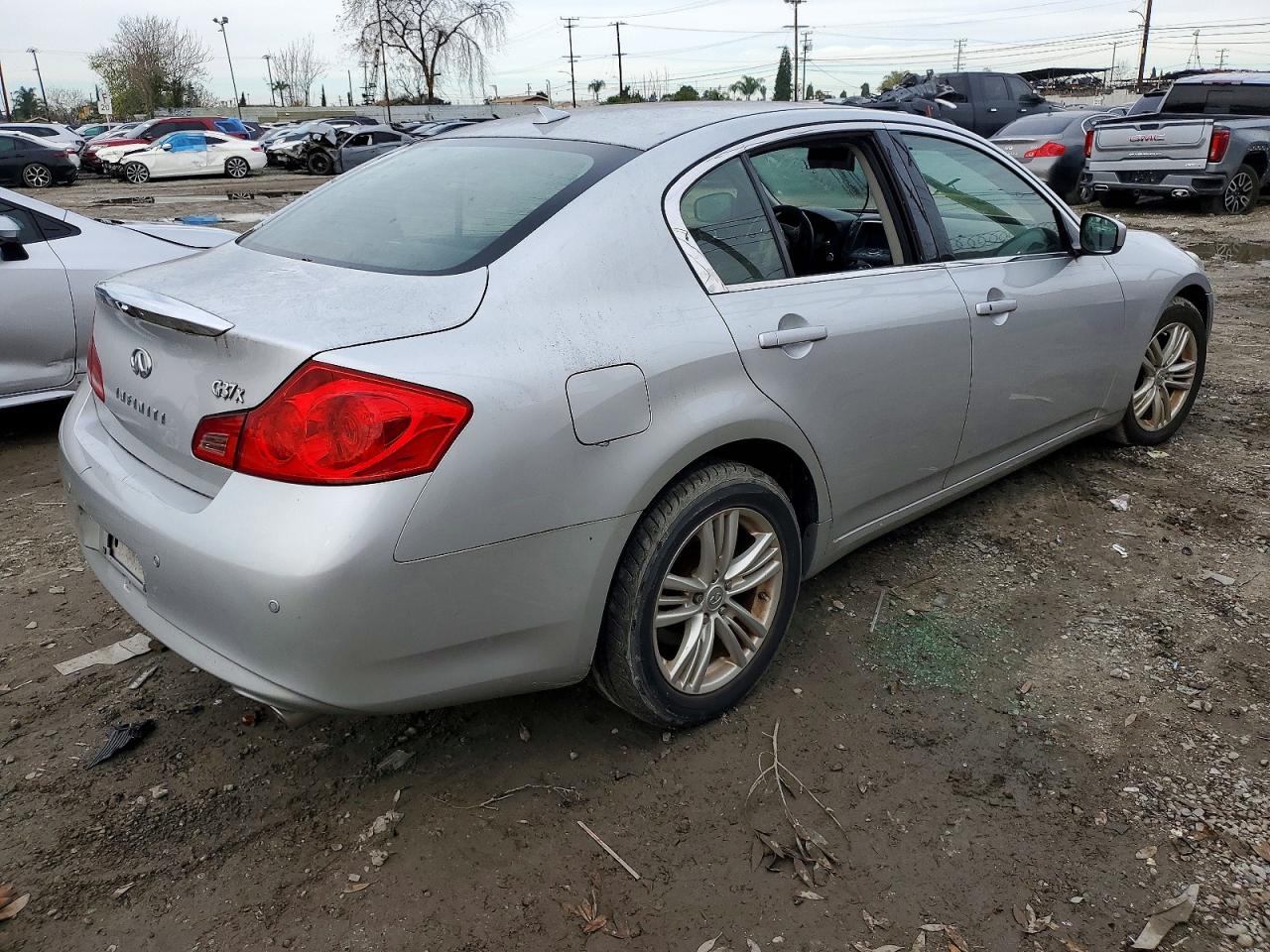 2012 INFINITI G37