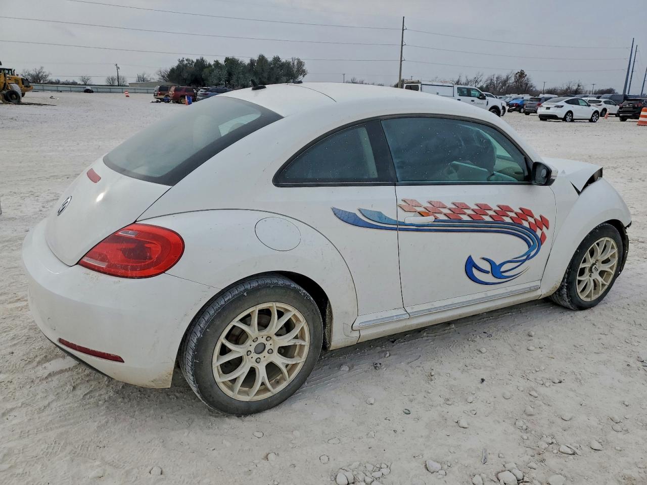 2013 VOLKSWAGEN BEETLE