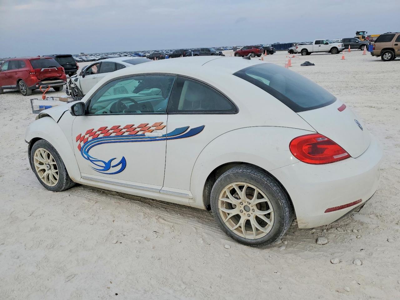 2013 VOLKSWAGEN BEETLE