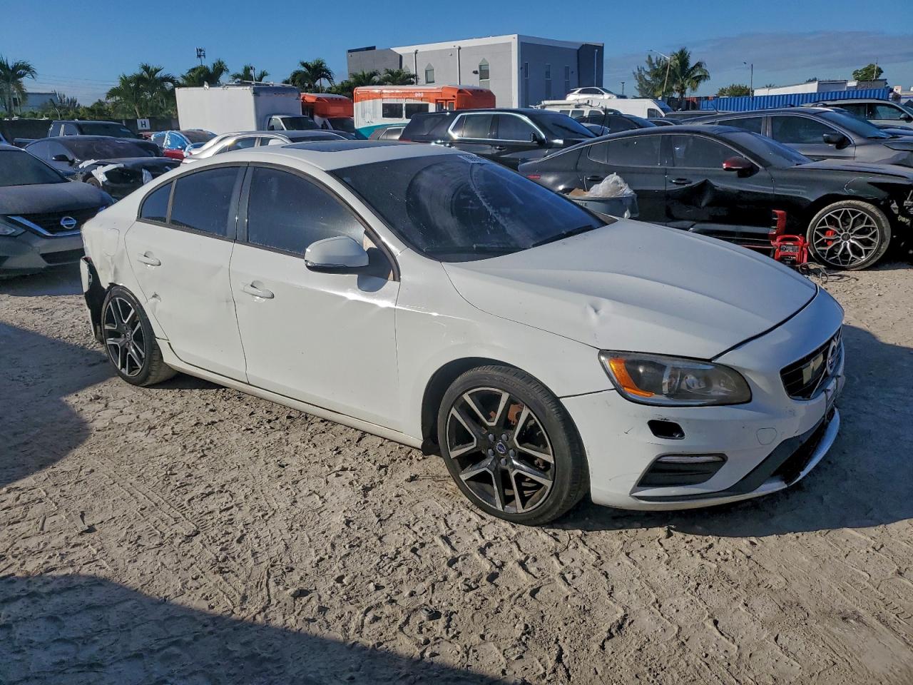 2017 VOLVO S60
