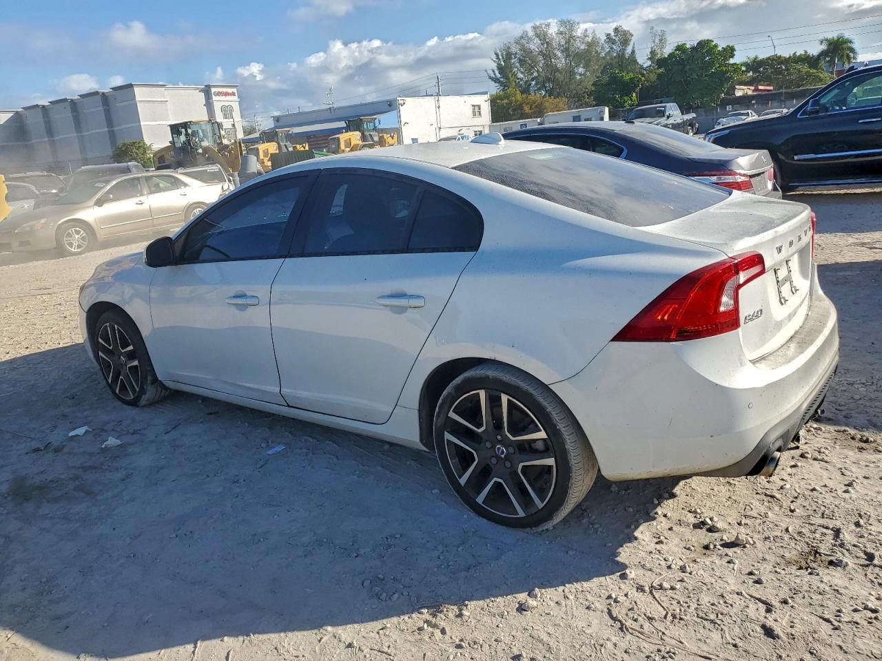 2017 VOLVO S60