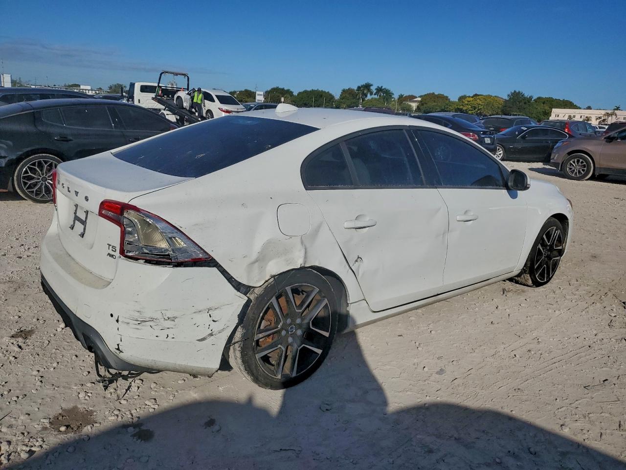 2017 VOLVO S60