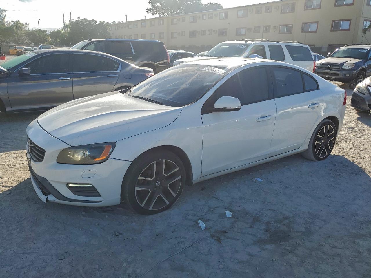 2017 VOLVO S60