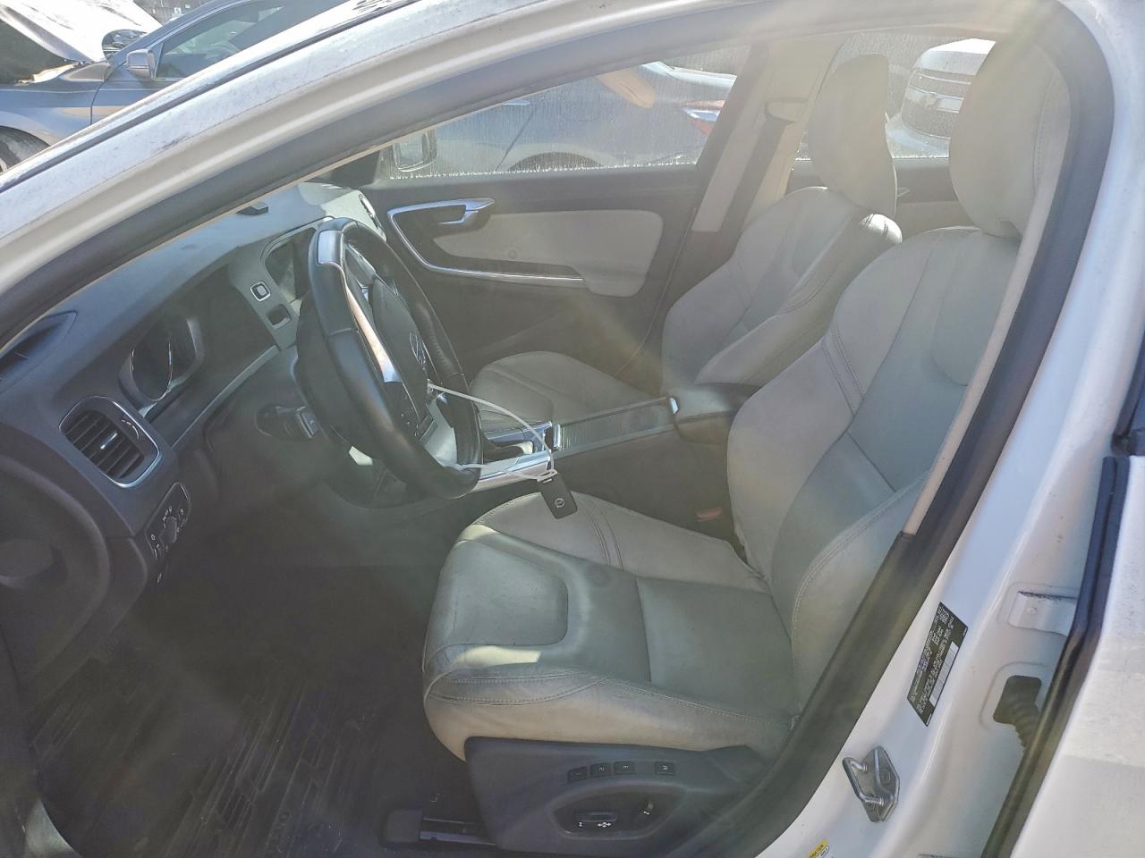 2017 VOLVO S60